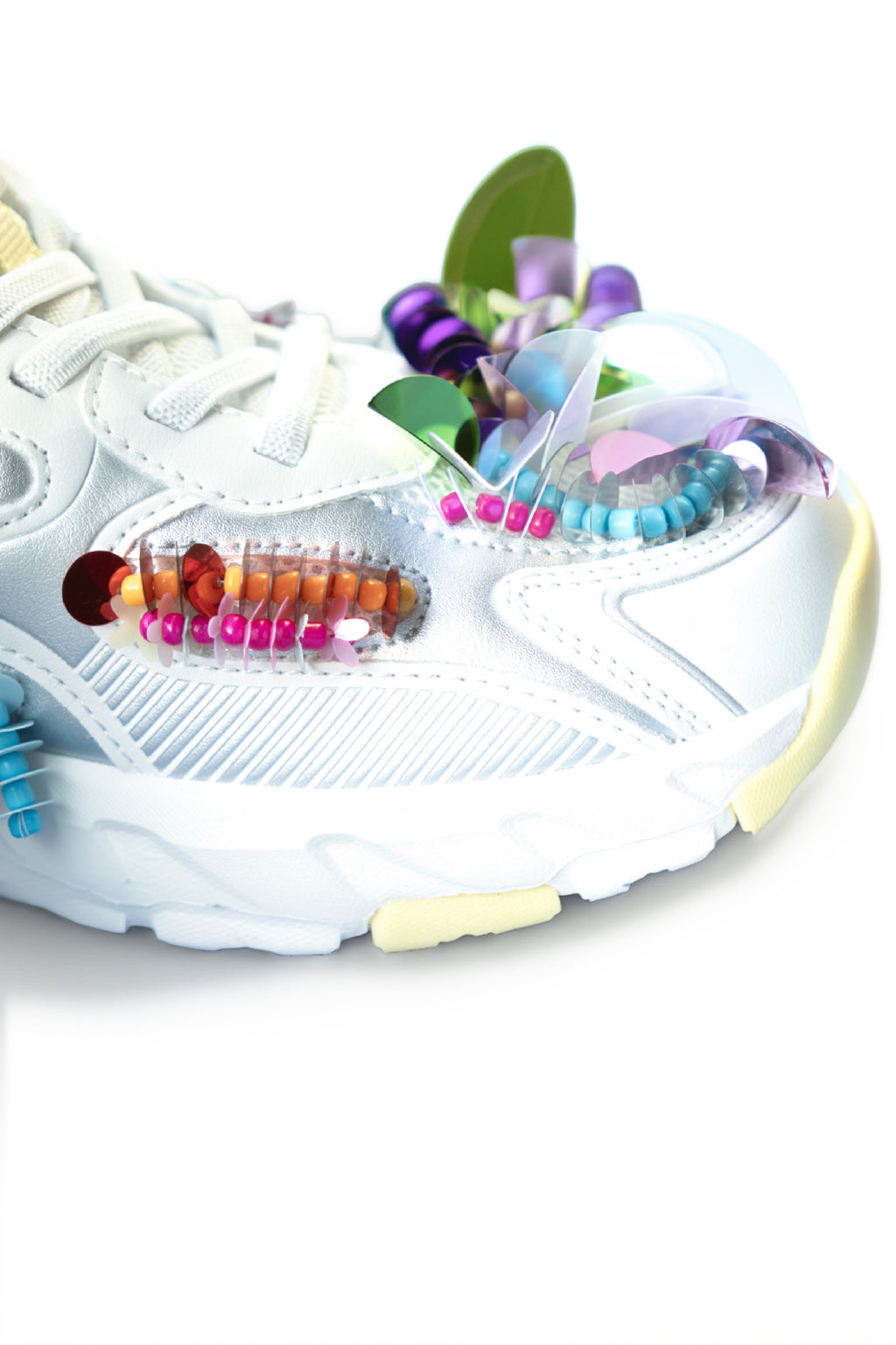 Anaïs Sneaker | Handgeborduurde Sneaker met Parels