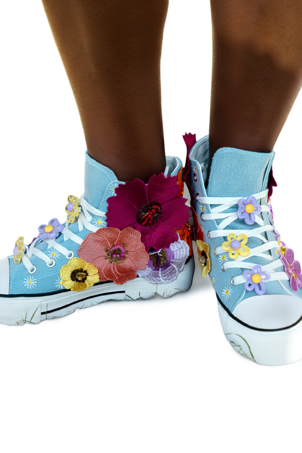 Flower Sneaker | Handgeborduurde Denim Sneaker met Parels