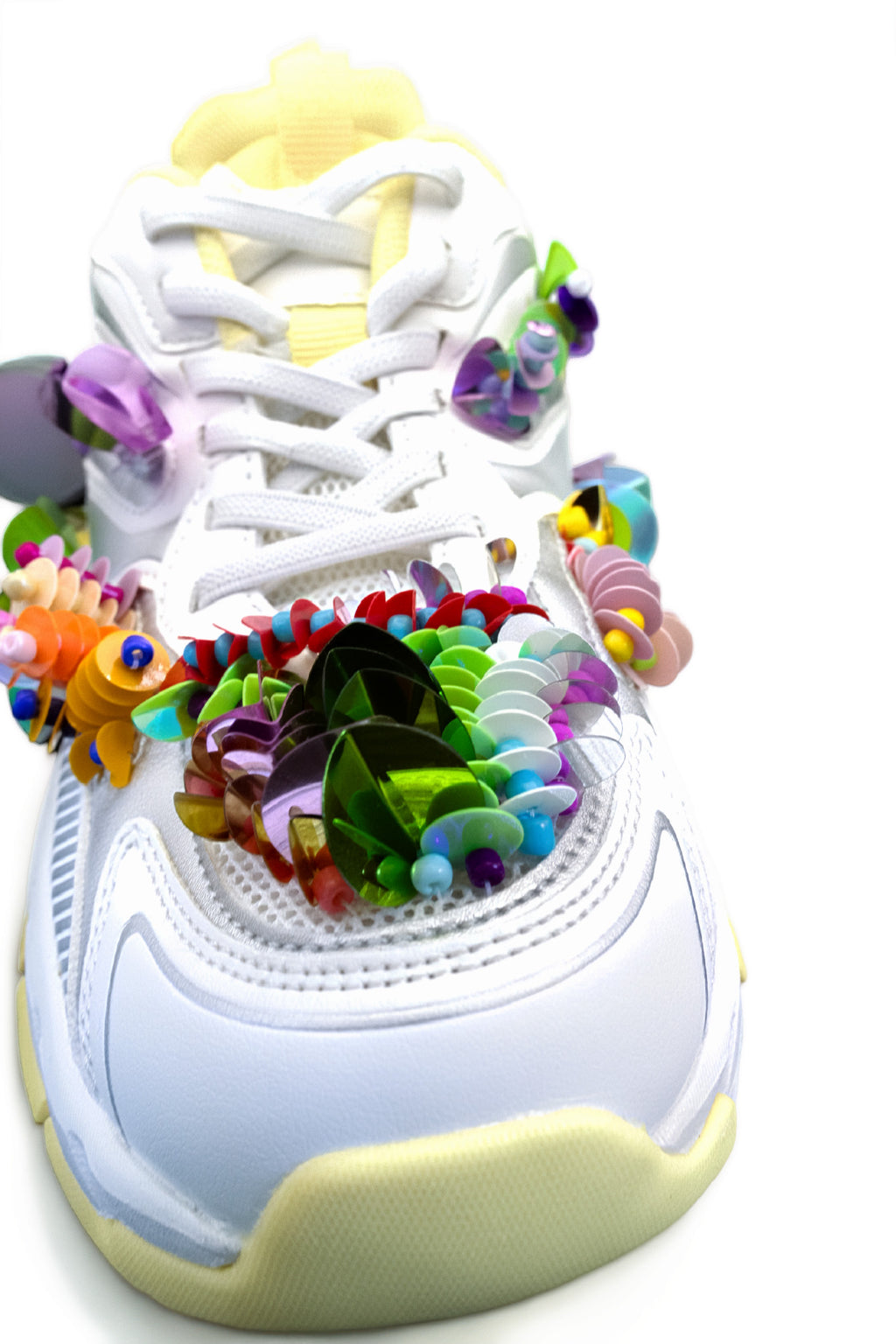 Anaïs Sneaker | Handgeborduurde Sneaker met Parels